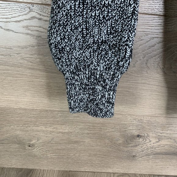 Knit Sweater Mens M Pullover Black and White Weave Crew Neck Long Sleeve No Tag - Picture 3 of 6